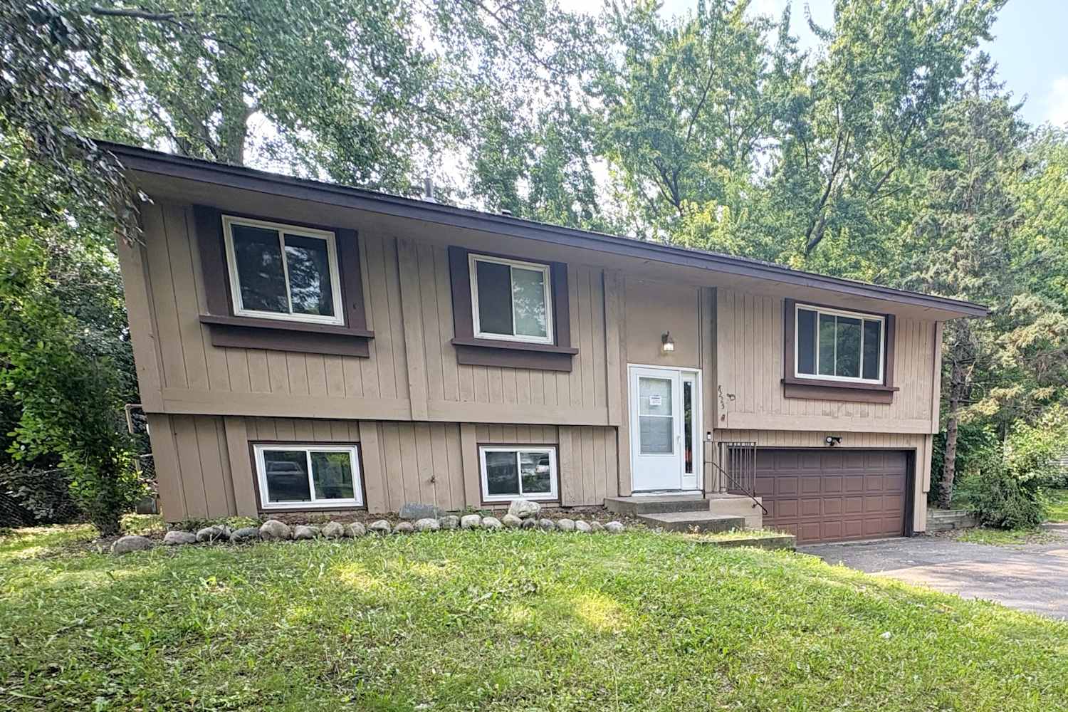Front of 8225 Russell Ave N, Brooklyn Park, MN