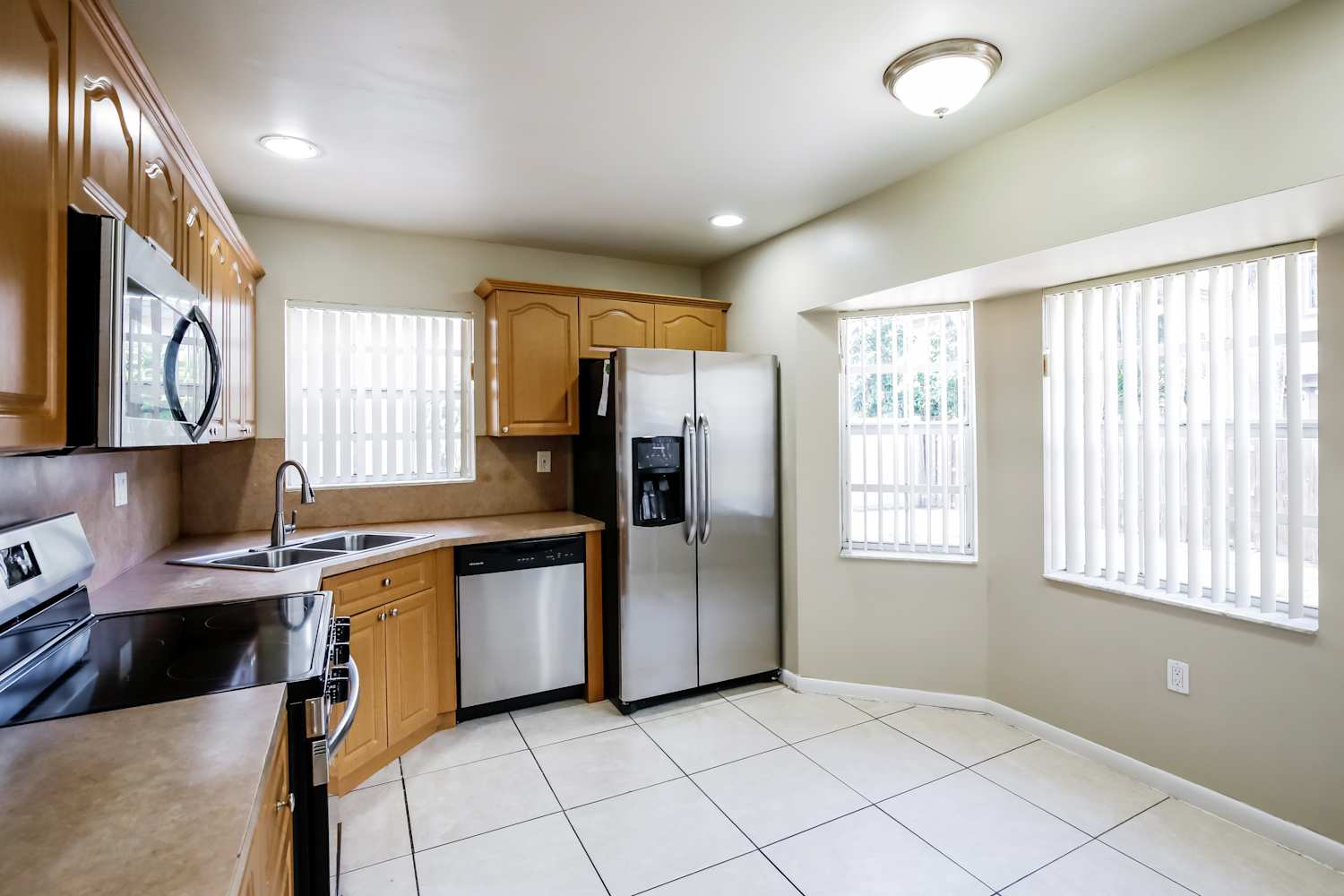 8229 NW 199th Ter, Hialeah photo 8