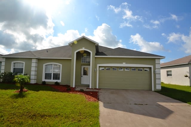 Front of 824 Massy Ct, Kissimmee, FL