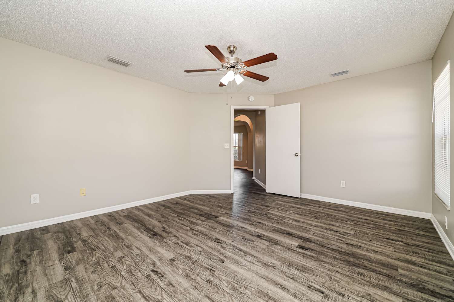 826 Walsingham Way, Valrico photo 10