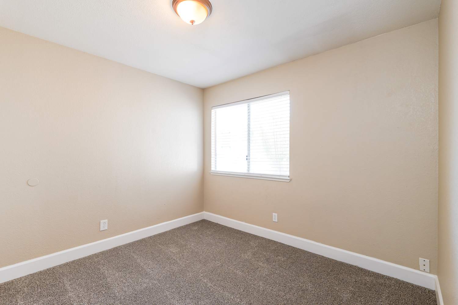 8264 Florintown Way, Sacramento photo 12