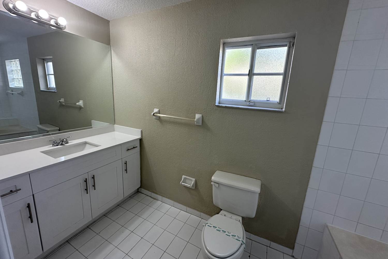 8301 NW 194th Ter, Hialeah photo 16