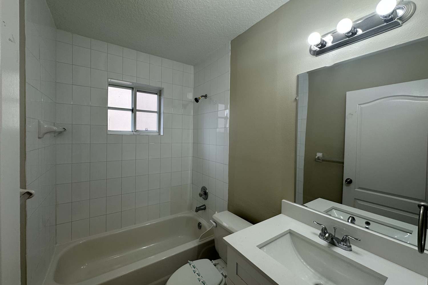 8301 NW 194th Ter, Hialeah photo 18