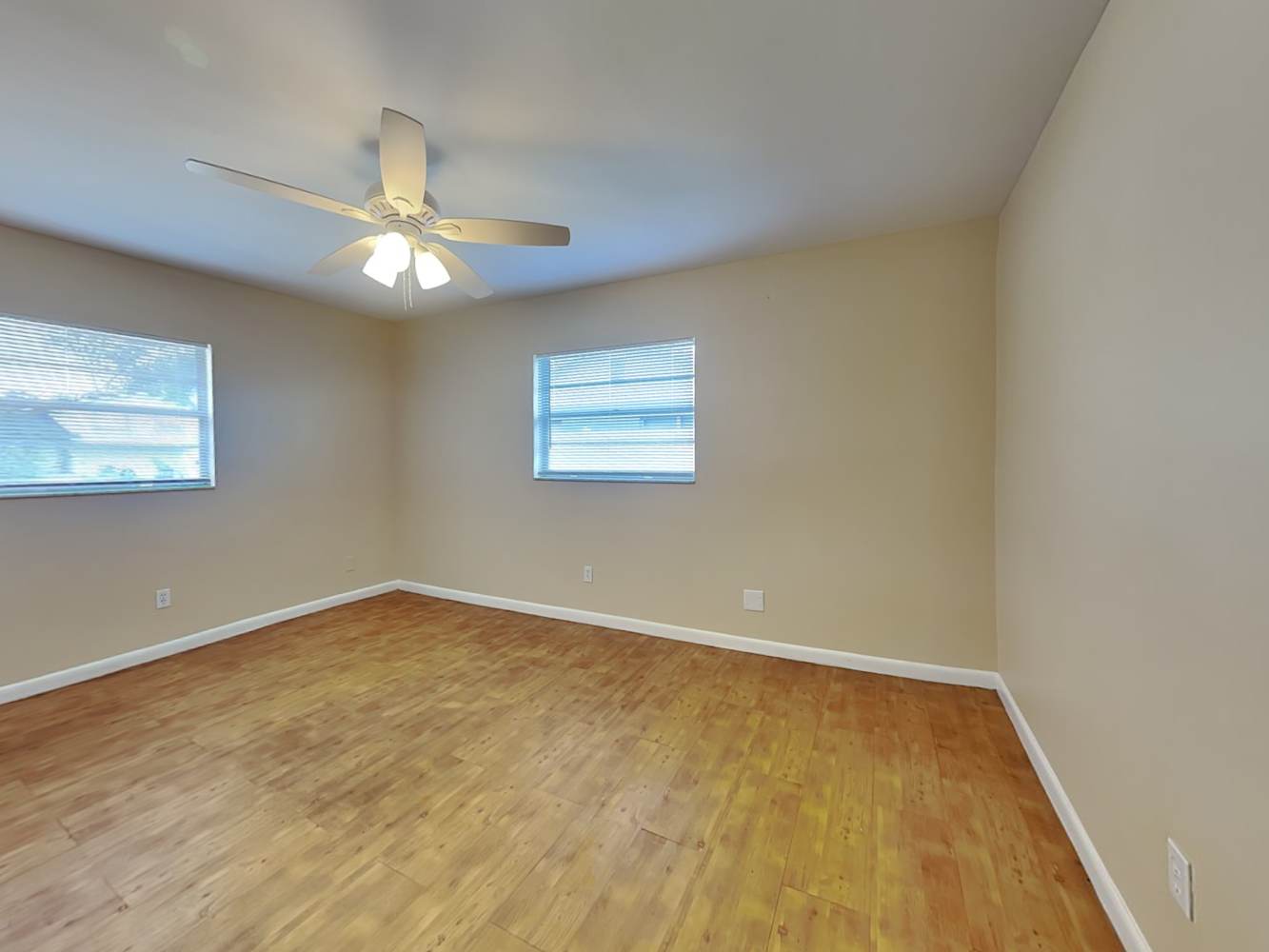 8303 W Hiawatha St, Tampa photo 9