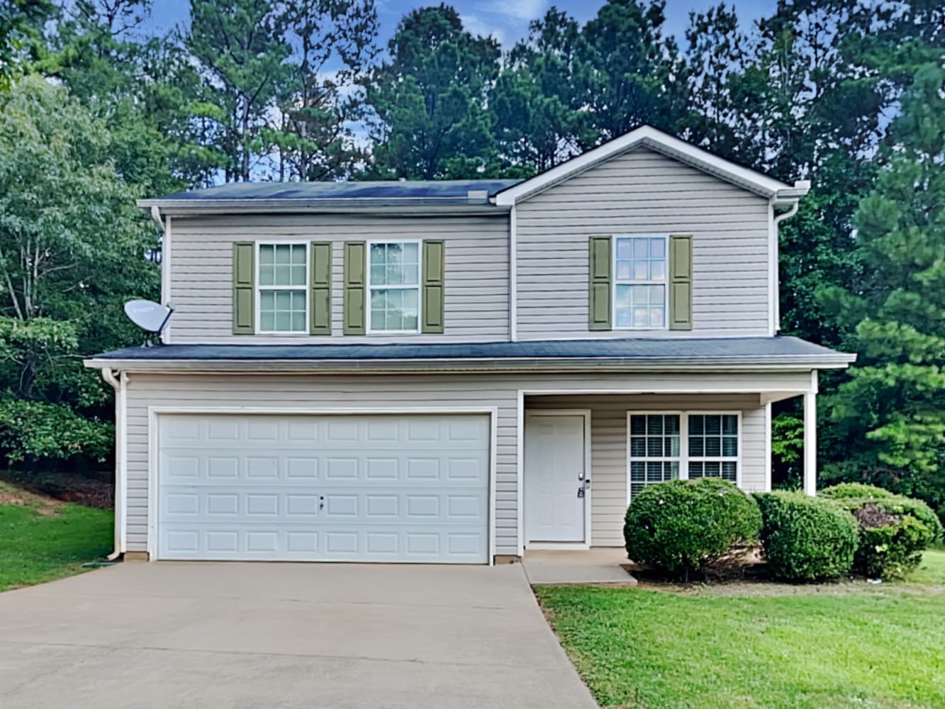 Front of 8307 N Sterling Lakes Dr, Covington, GA