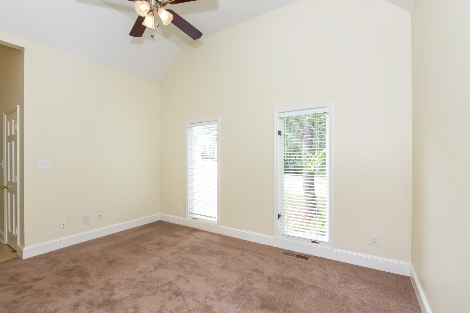 8309 Sardiscroft Rd, Charlotte photo 17