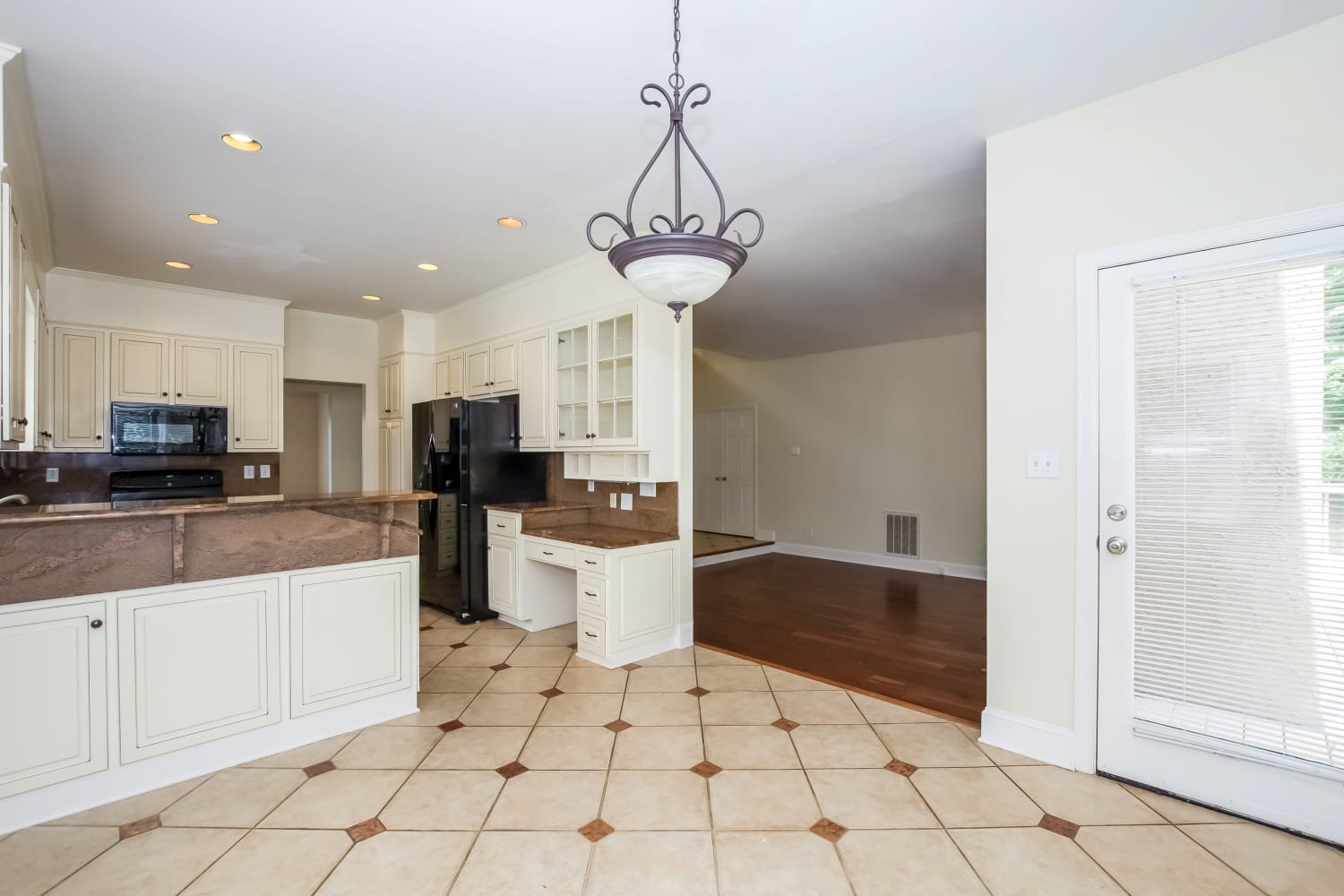 8309 Sardiscroft Rd, Charlotte photo 8