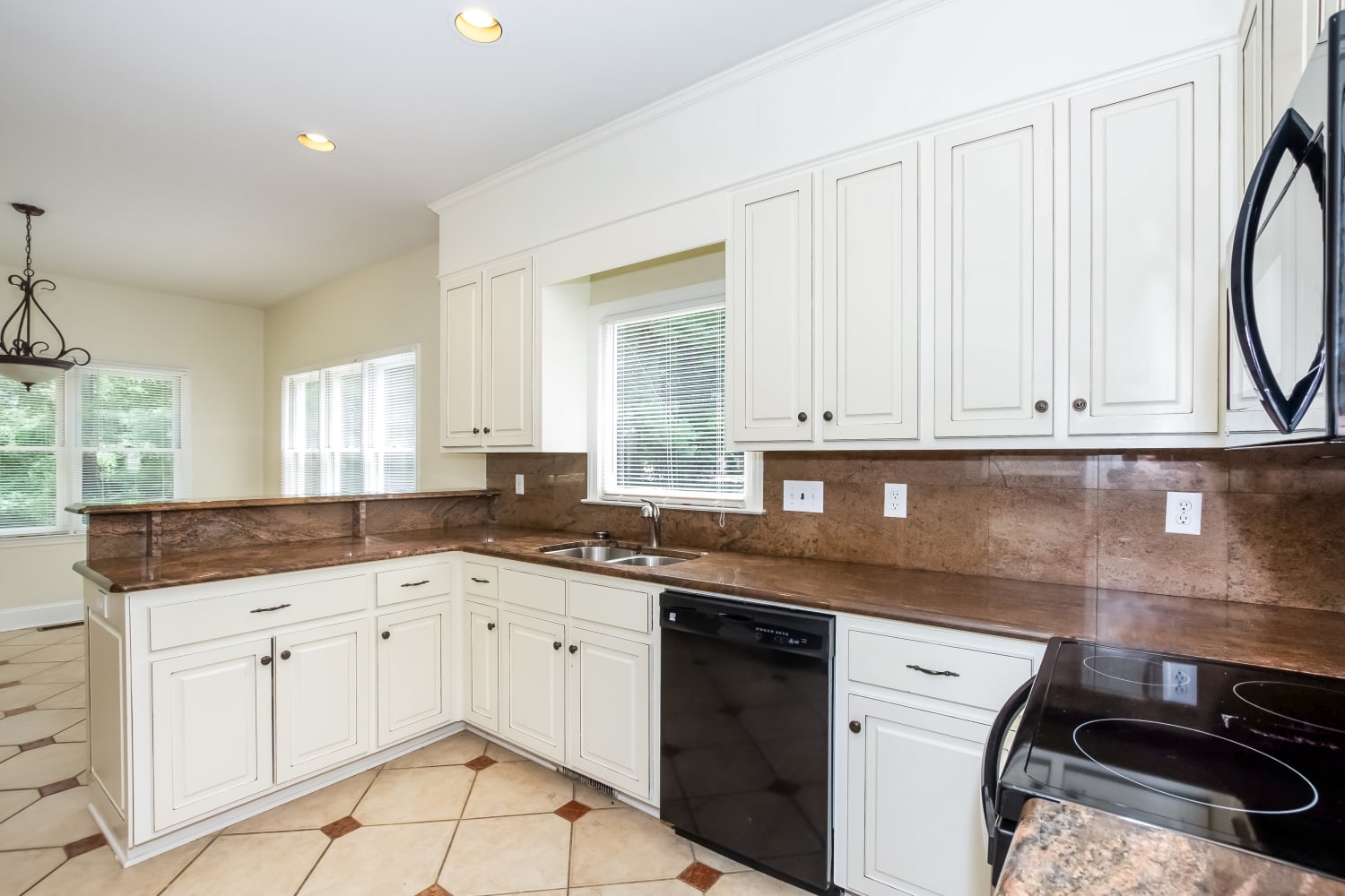 8309 Sardiscroft Rd, Charlotte photo 12