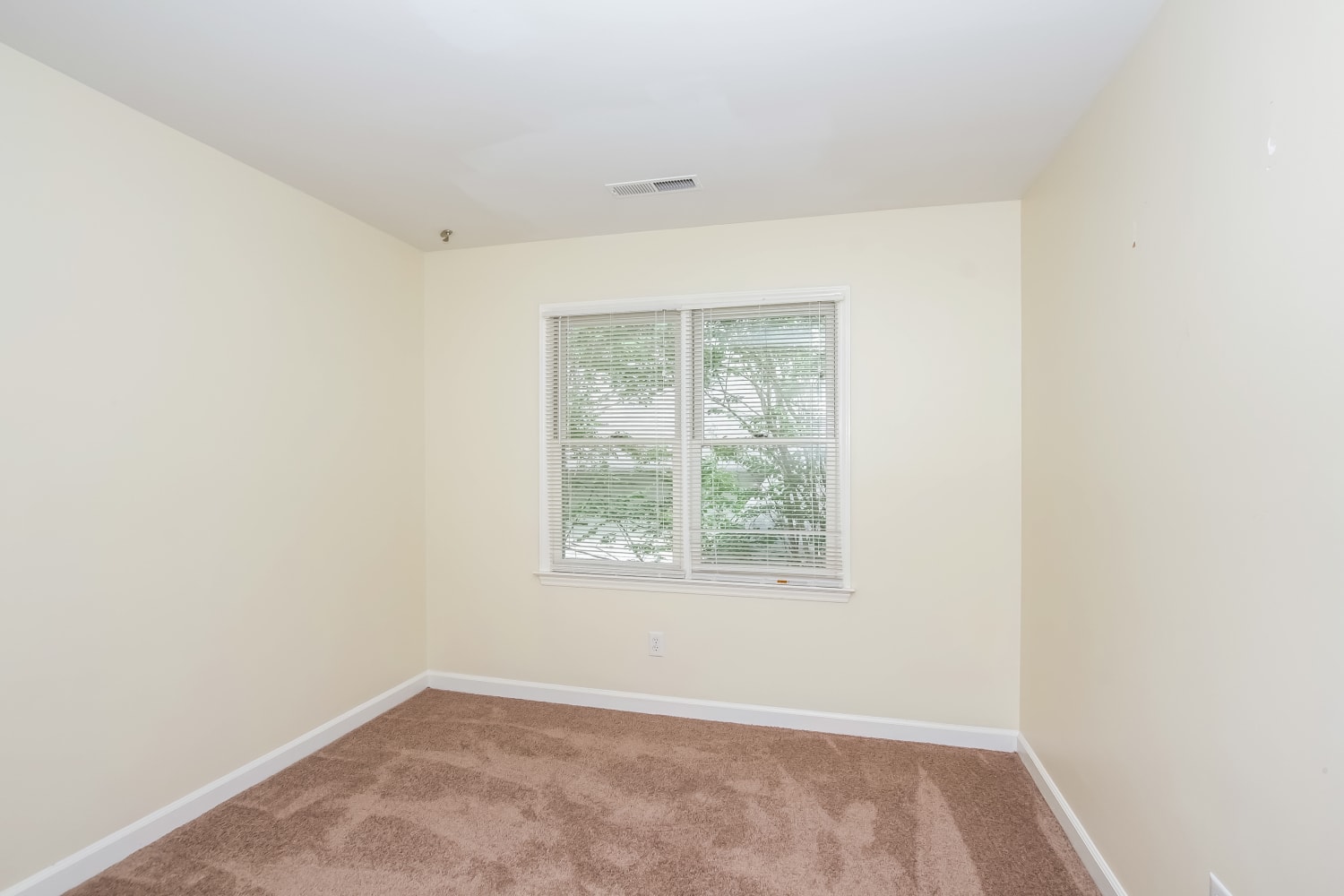 8309 Sardiscroft Rd, Charlotte photo 14