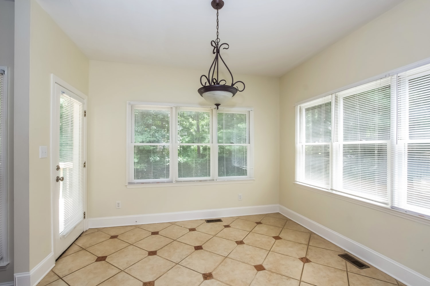 8309 Sardiscroft Rd, Charlotte photo 13