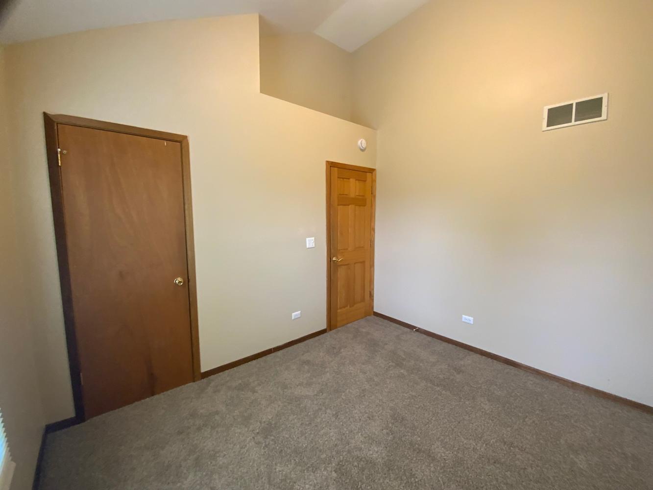 833 N Elmwood Dr, Aurora photo 6