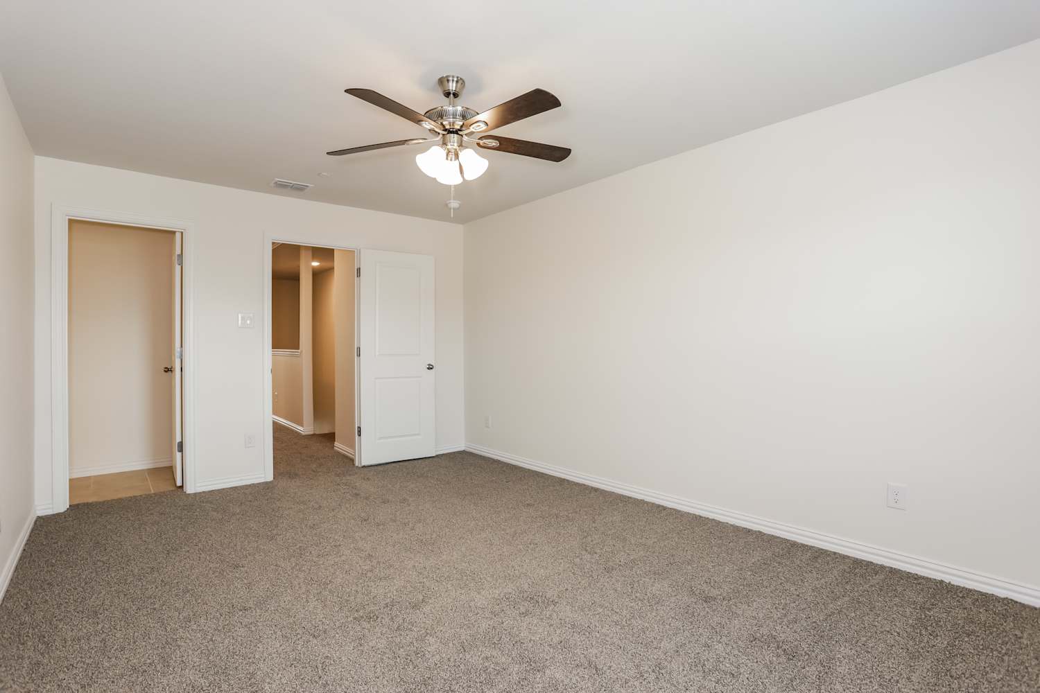 836 Bonnet Trl, Arlington photo 15