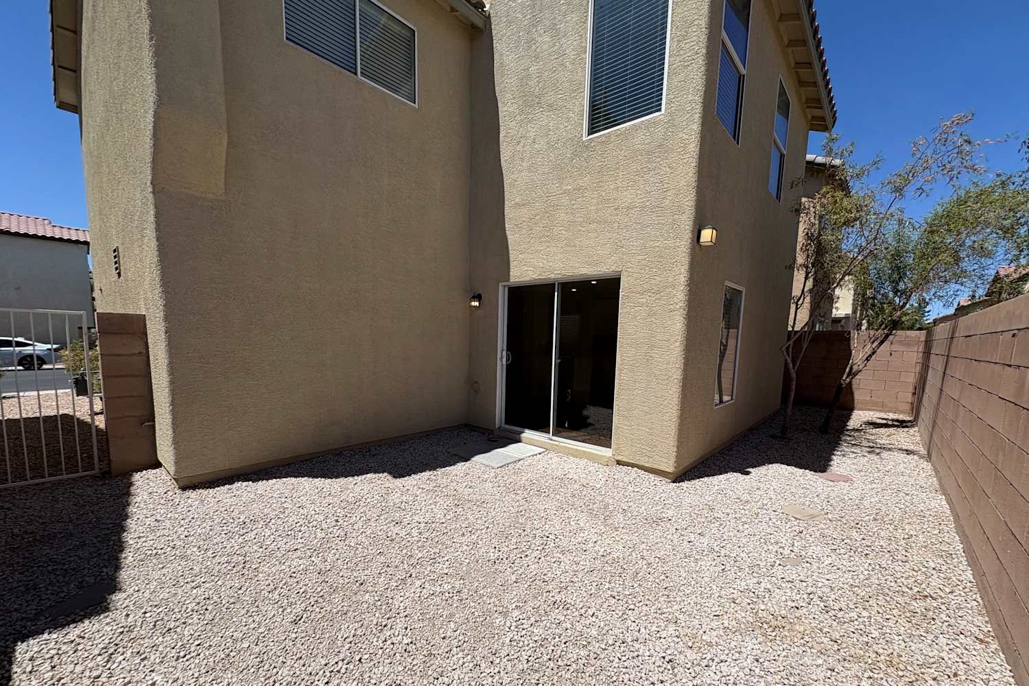8392 Bismark Sapphire Street, Las Vegas photo 12