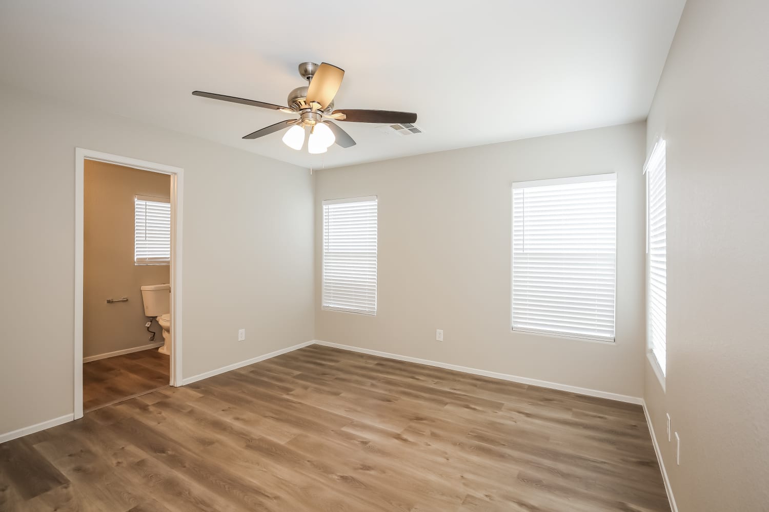 8392 Bismark Sapphire Street, Las Vegas photo 7