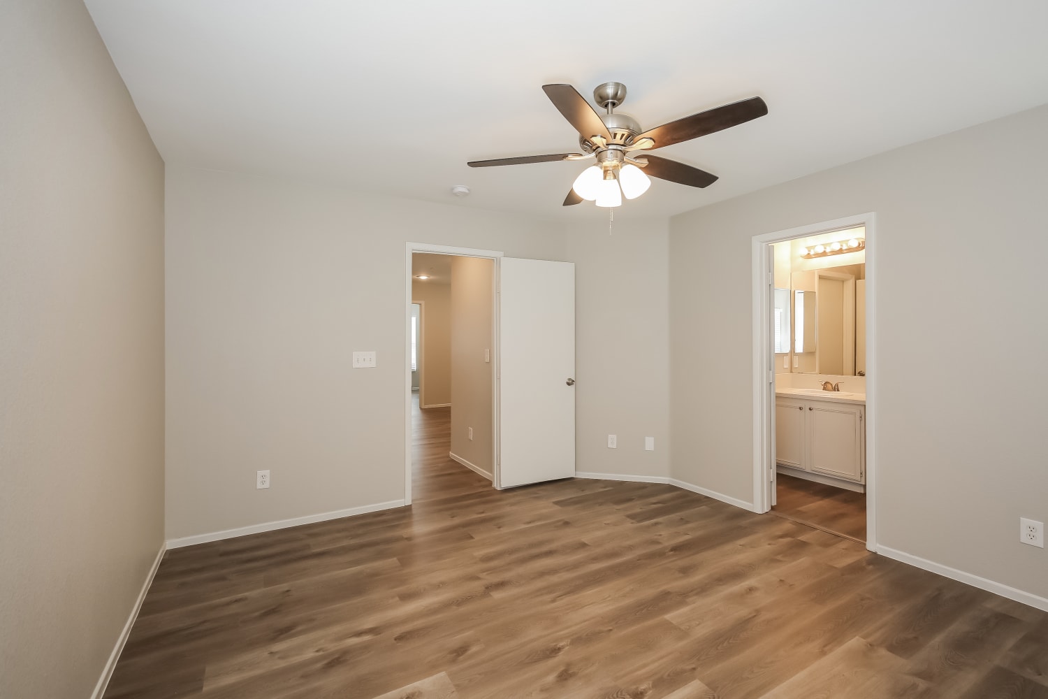 8392 Bismark Sapphire Street, Las Vegas photo 8