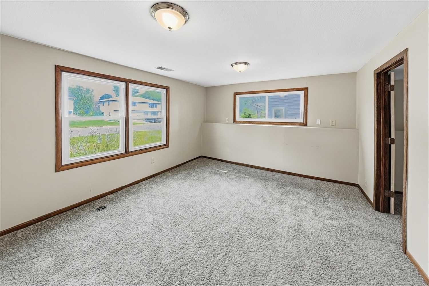 8427 Northern Dr, Crystal photo 22