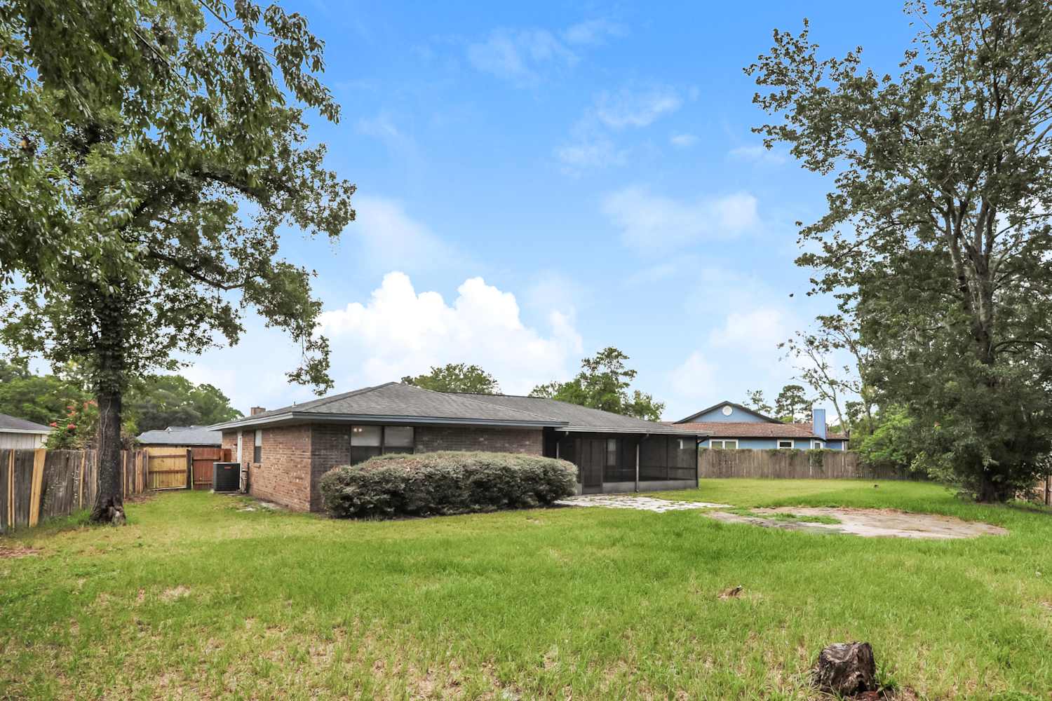 8438 Sand Point Dr W, Jacksonville photo 16