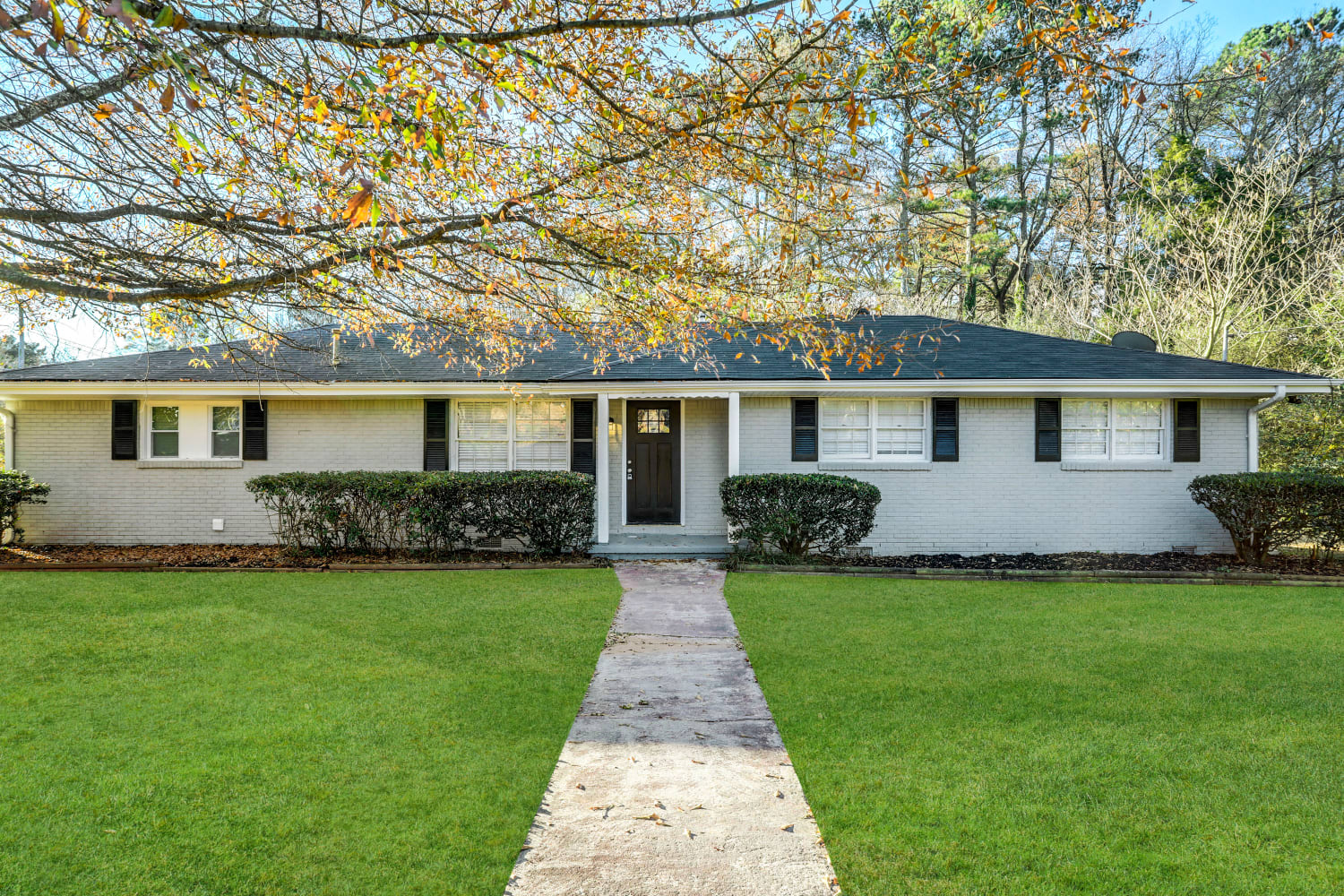 Front of 844 Parkstone Dr, Stone Mountain, GA