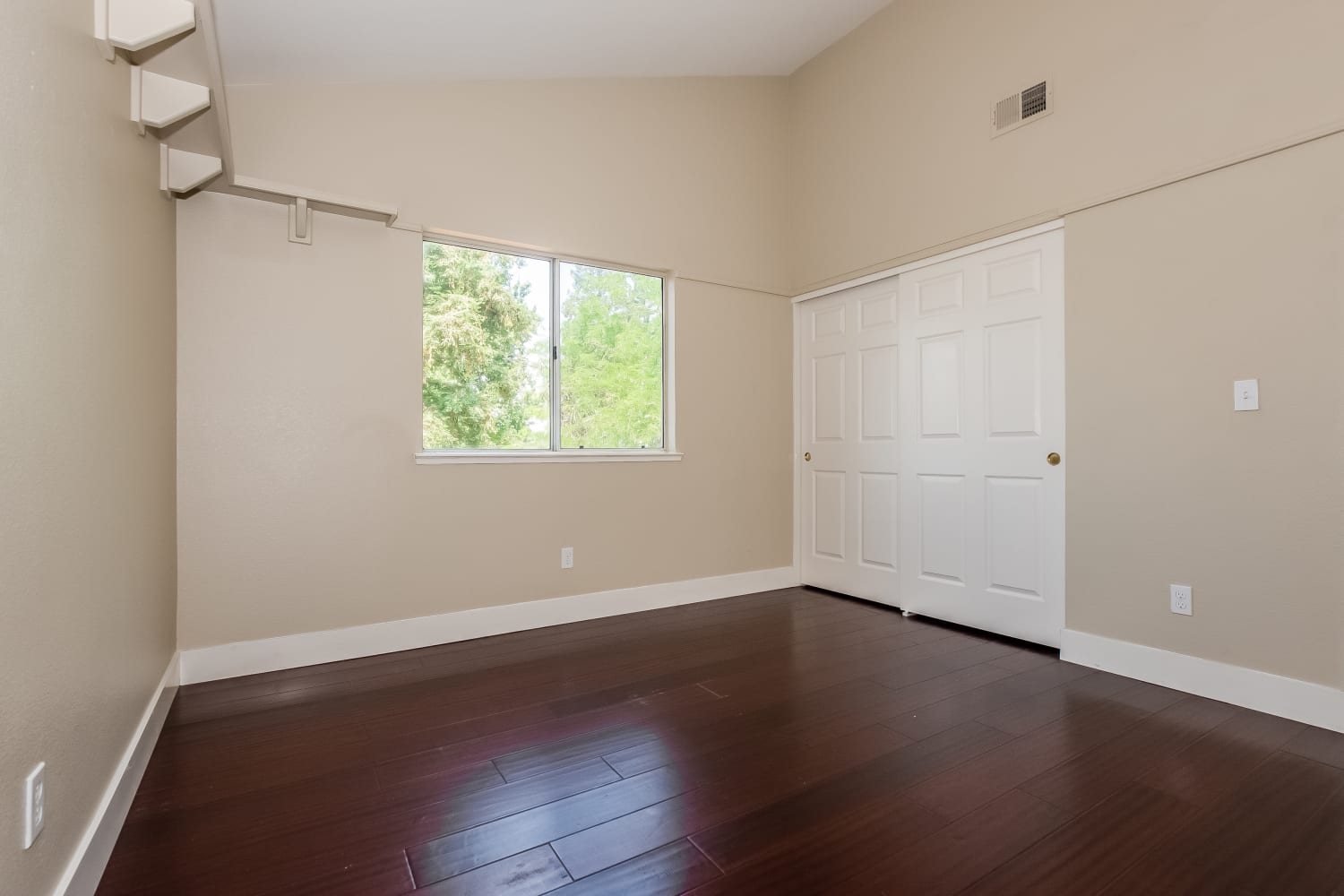 8448 Bramble Bush Cir, Antelope photo 9