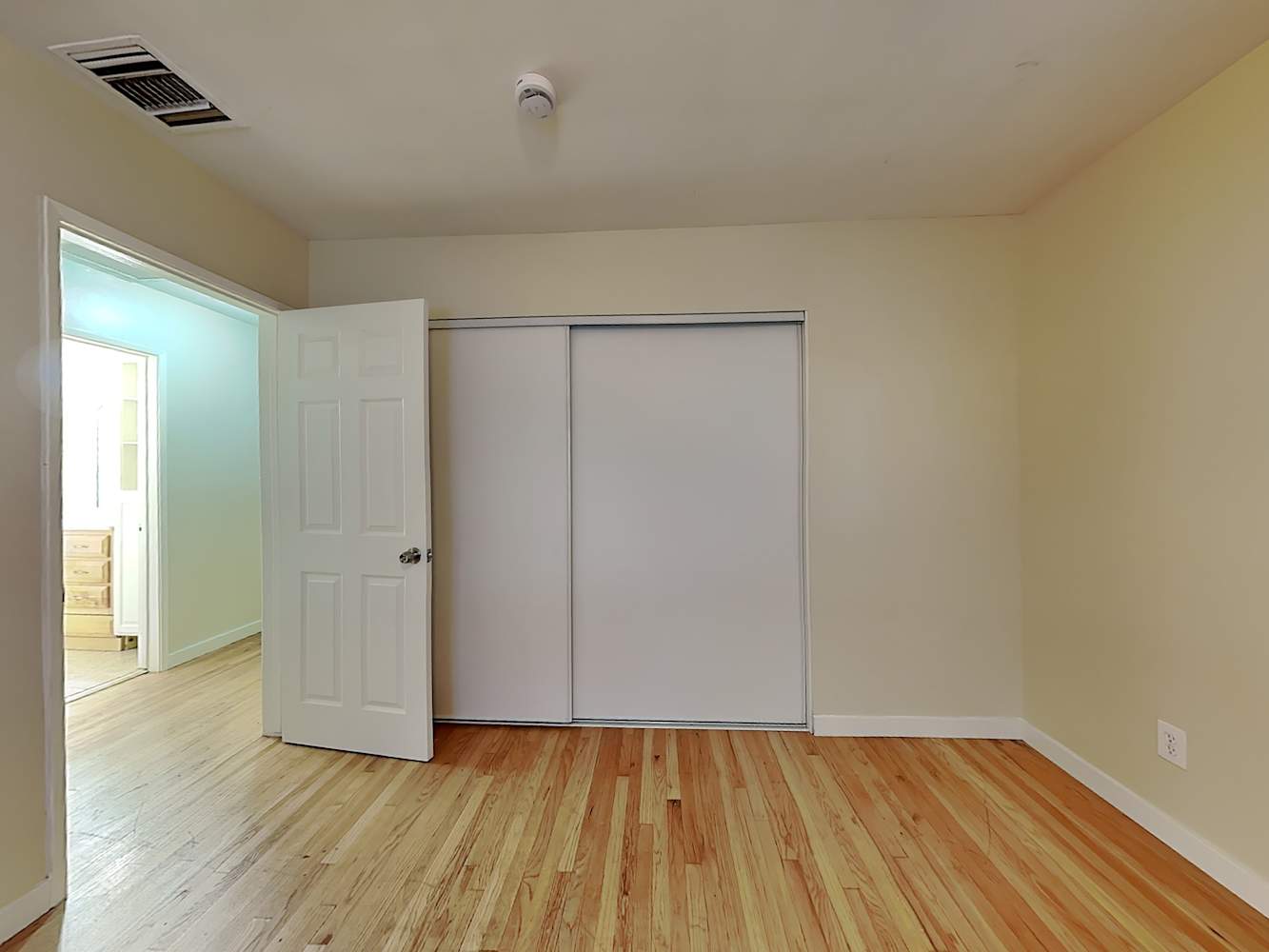 8451 Murietta Ave, Panorama City photo 11