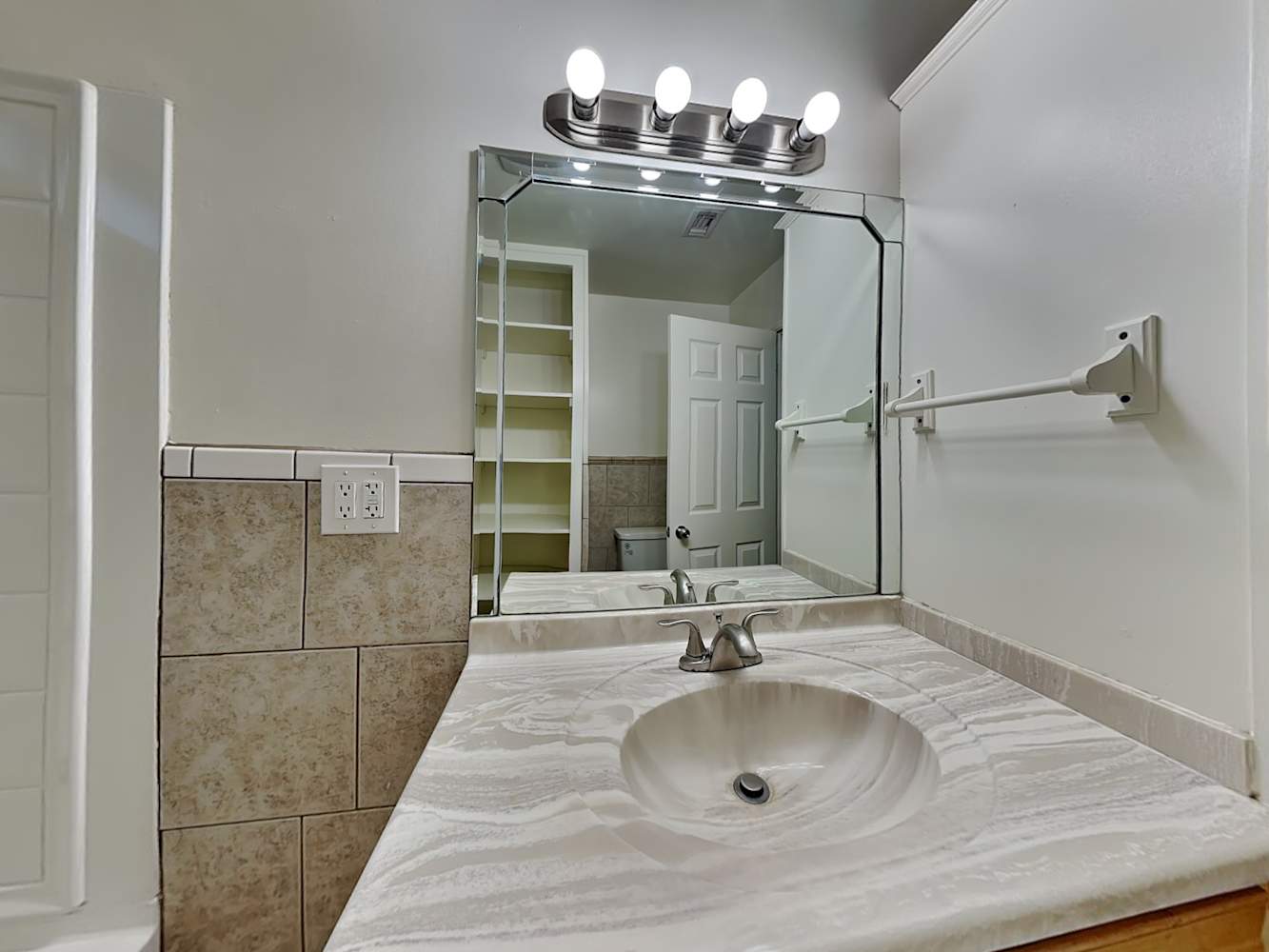8451 Murietta Ave, Panorama City photo 12