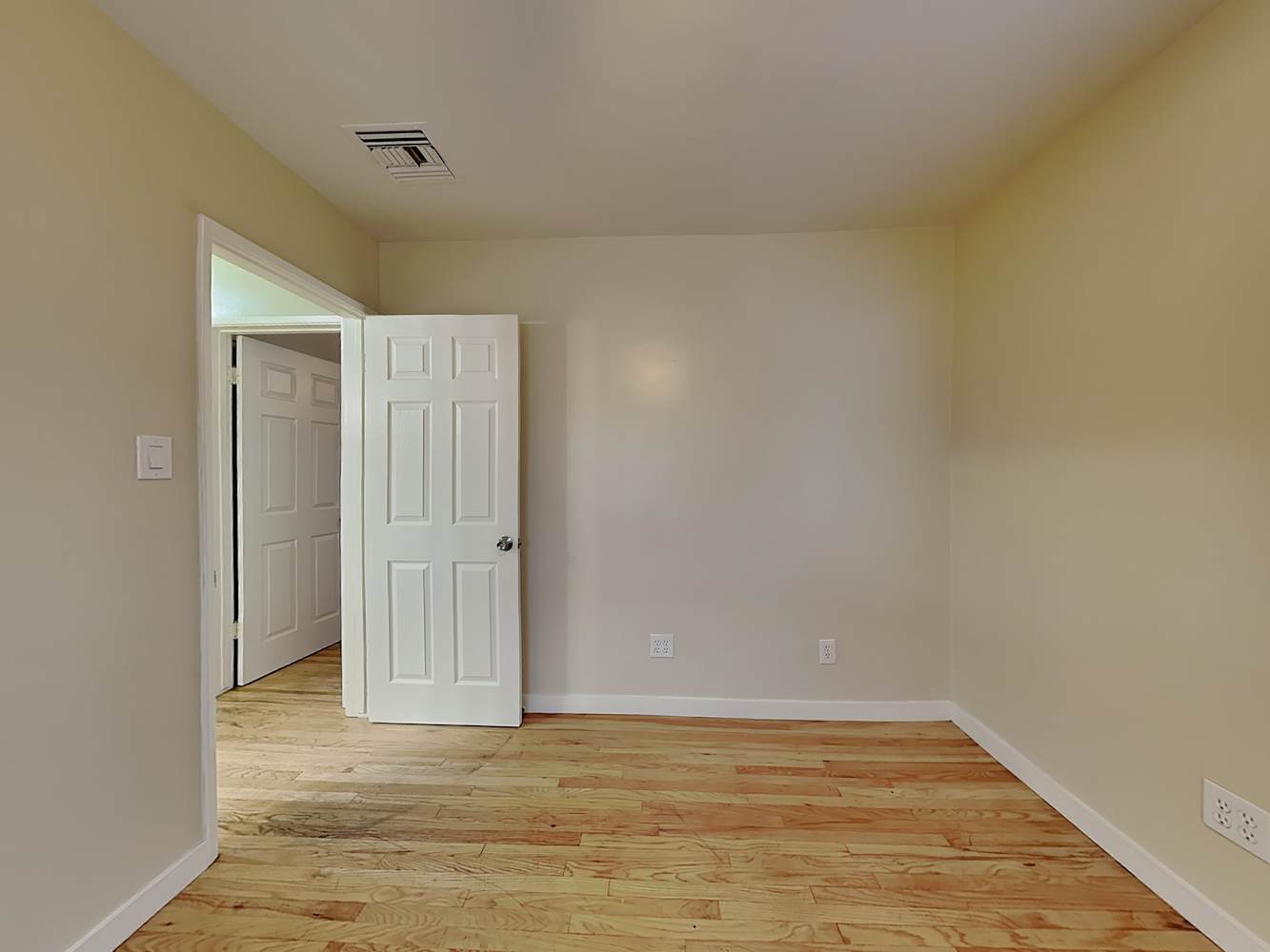 8451 Murietta Ave, Panorama City photo 8