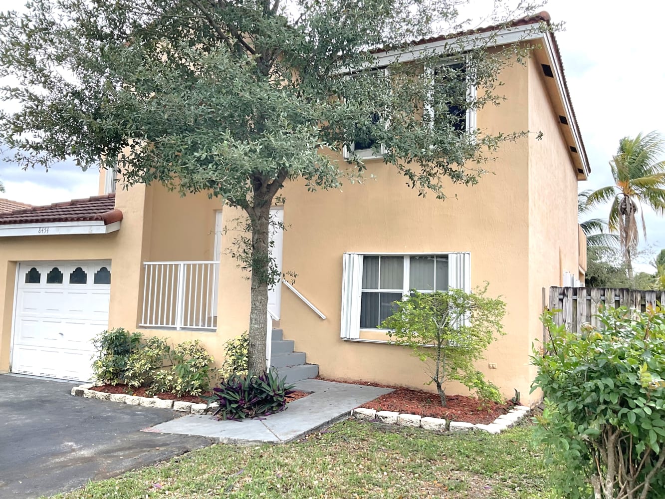 Front of 8454 SW 42nd Ct, Davie, FL