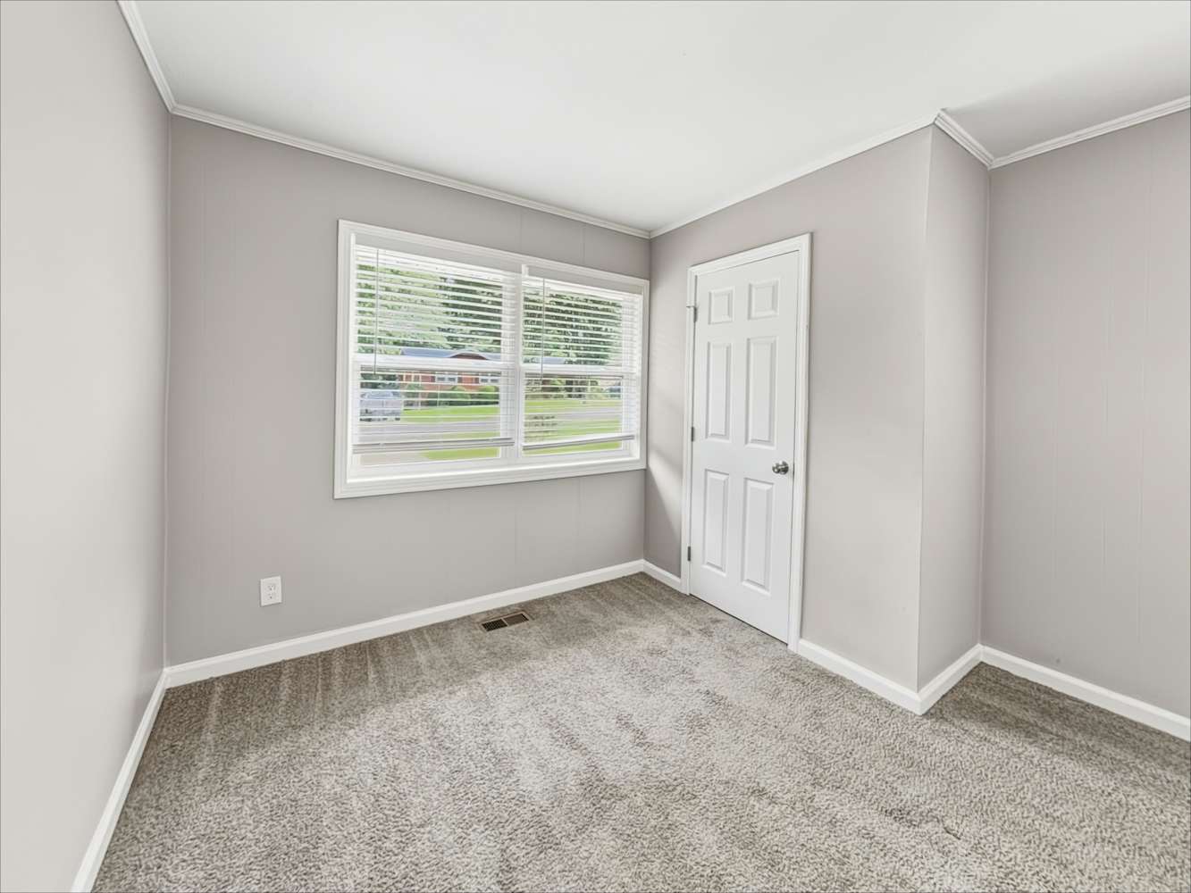 8490 Meadowbrook Dr, Douglasville photo 9