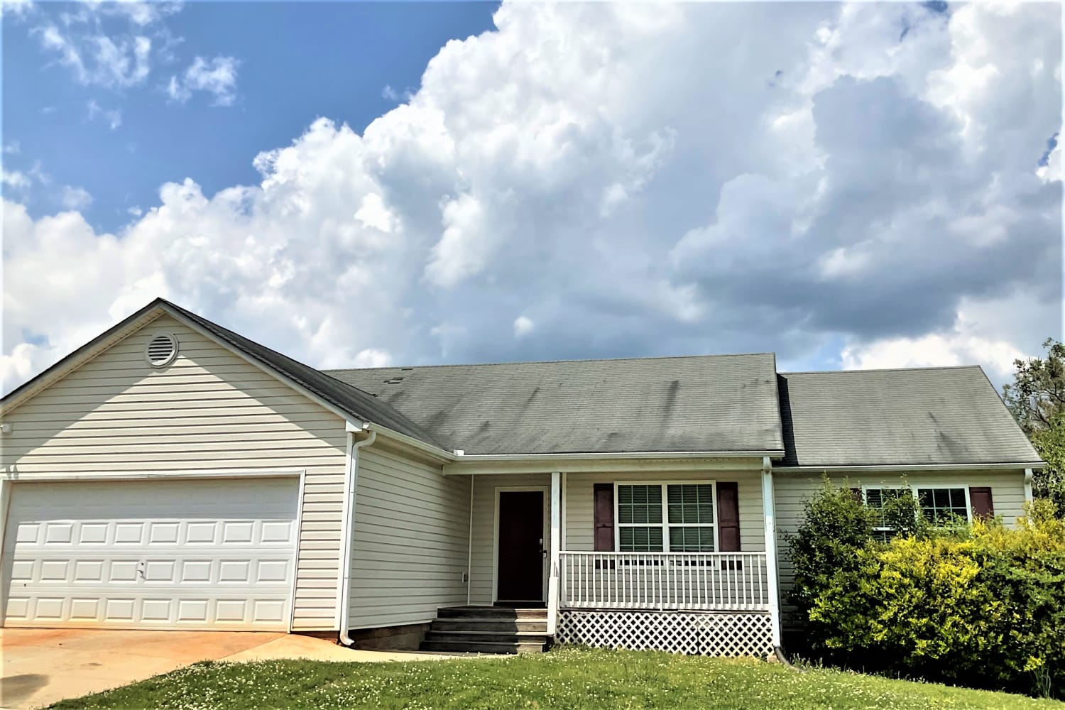 Front of 850 Fawnfield Dr, Monroe, GA