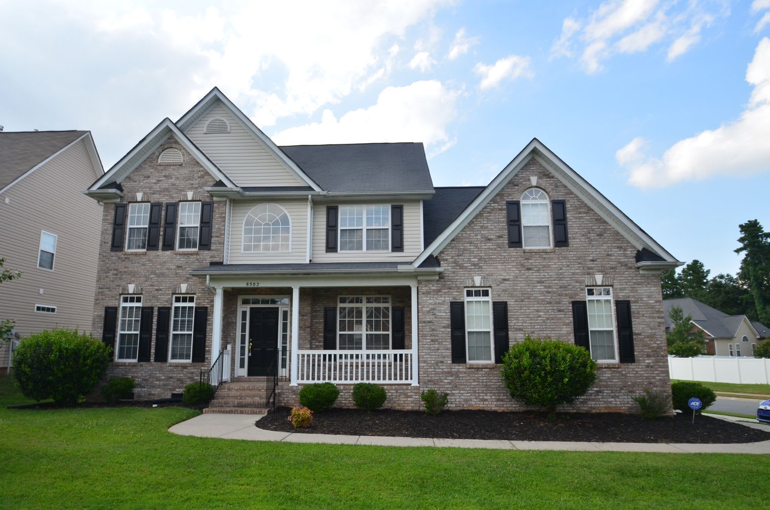 Front of 8502 Suttonview Dr, Charlotte, NC