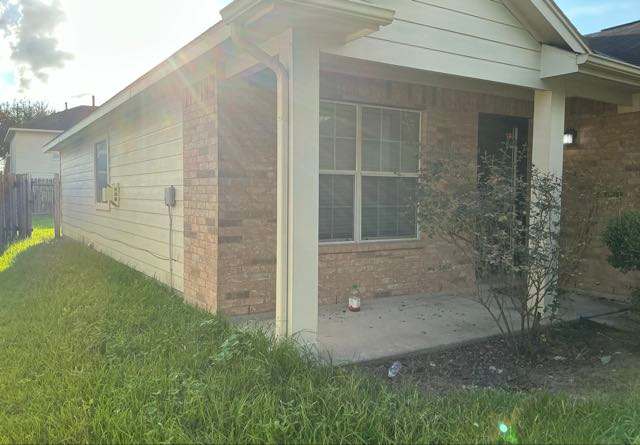 Front of 8514 Doskocil Dr, Houston, TX