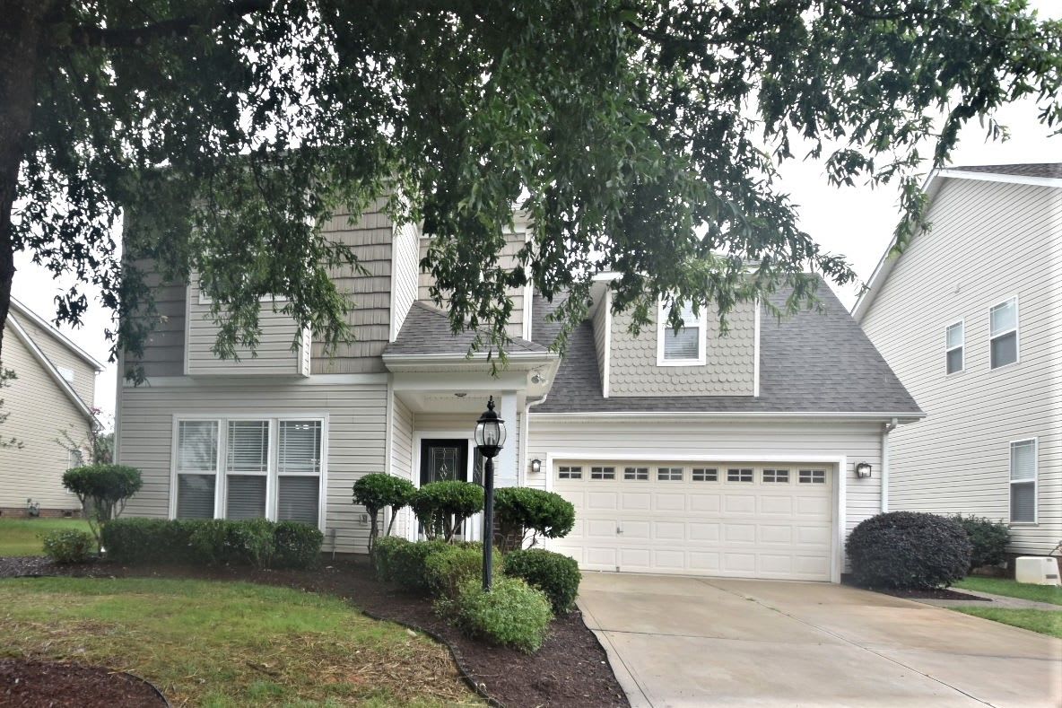 8527 Castle Cliff Dr, Matthews photo 1