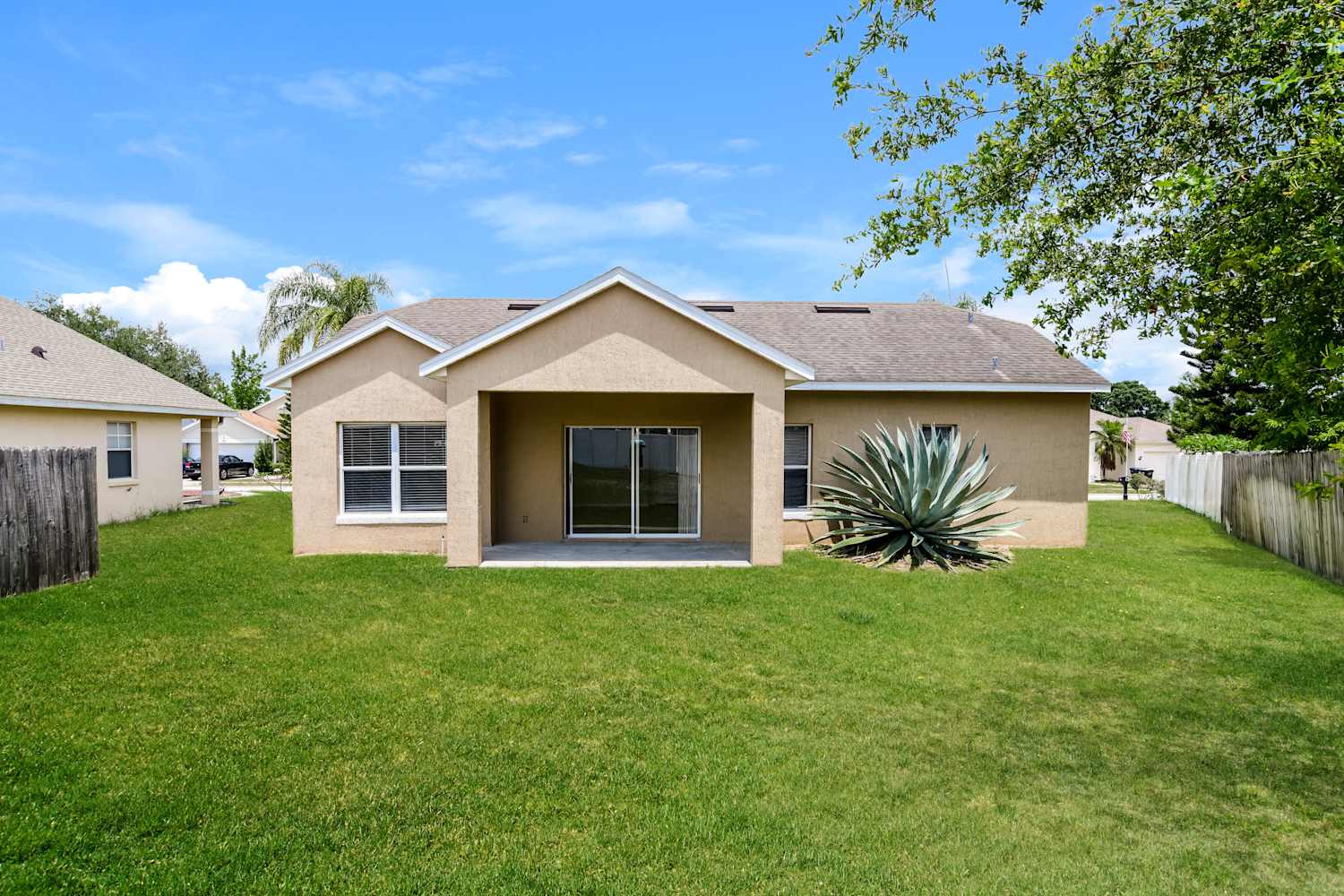 855 Berwick Dr, Davenport photo 16