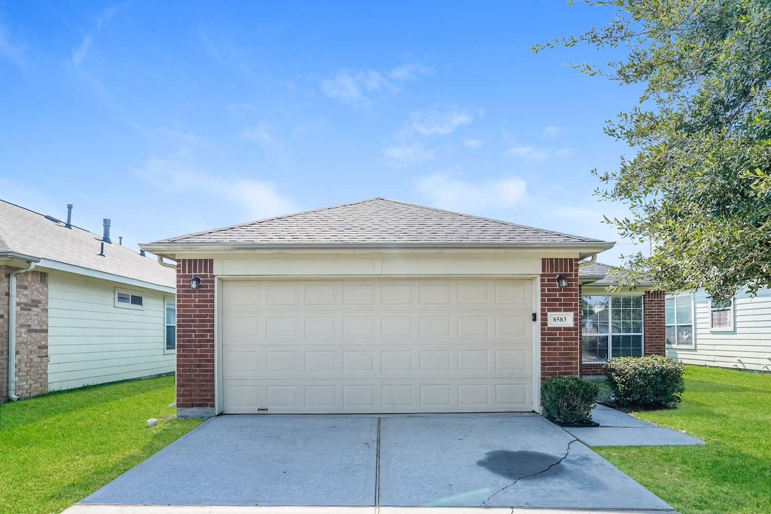 Front of 8583 Chaletford Dr, Houston, TX