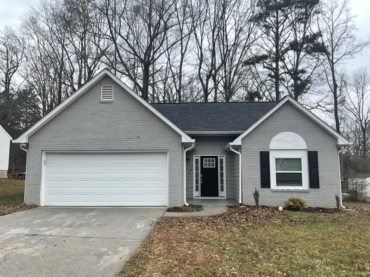 Front of 8605 Garvey Dr, Fairburn, GA