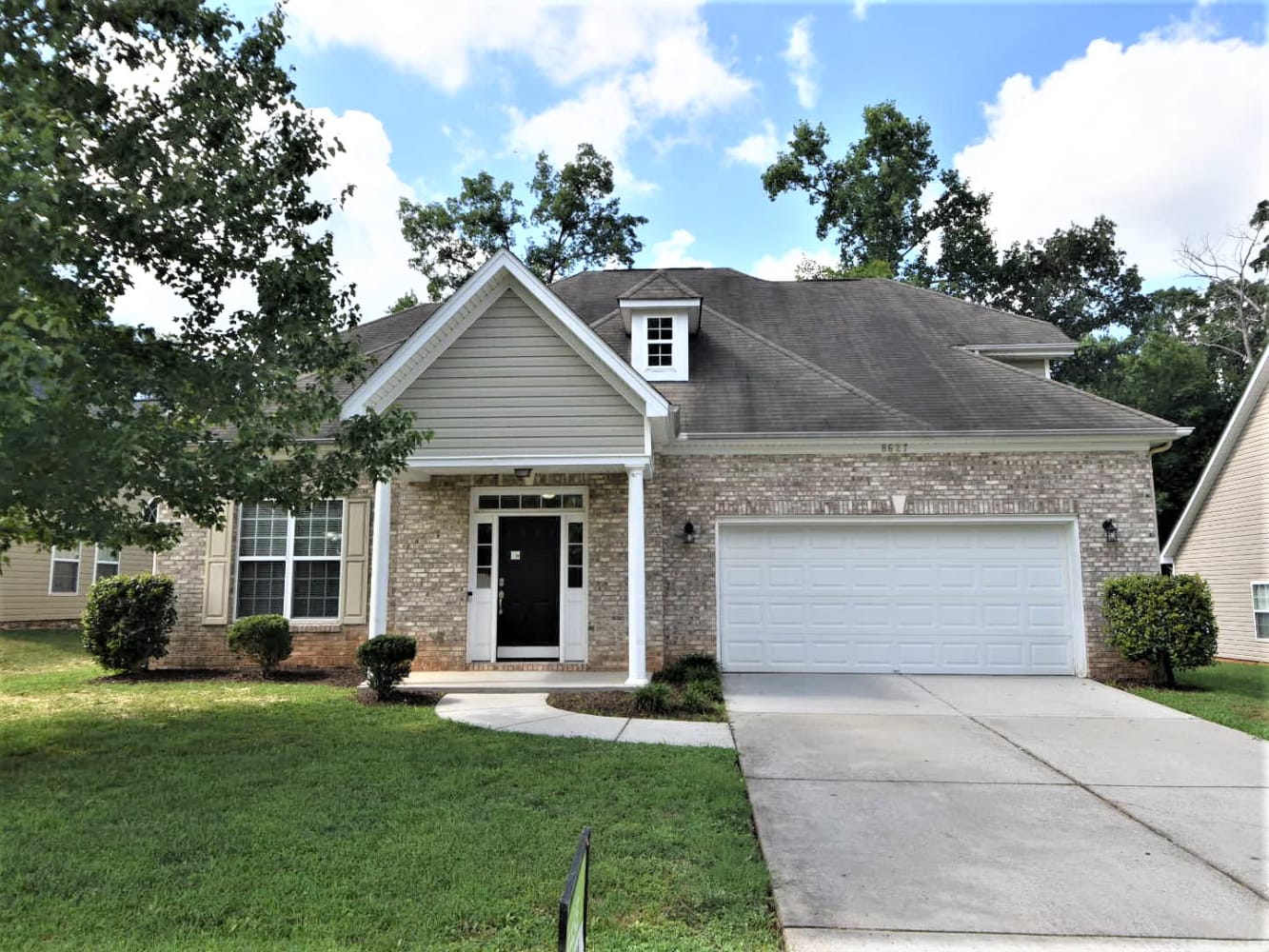 8627 Ridgeline Ln, Charlotte photo 1