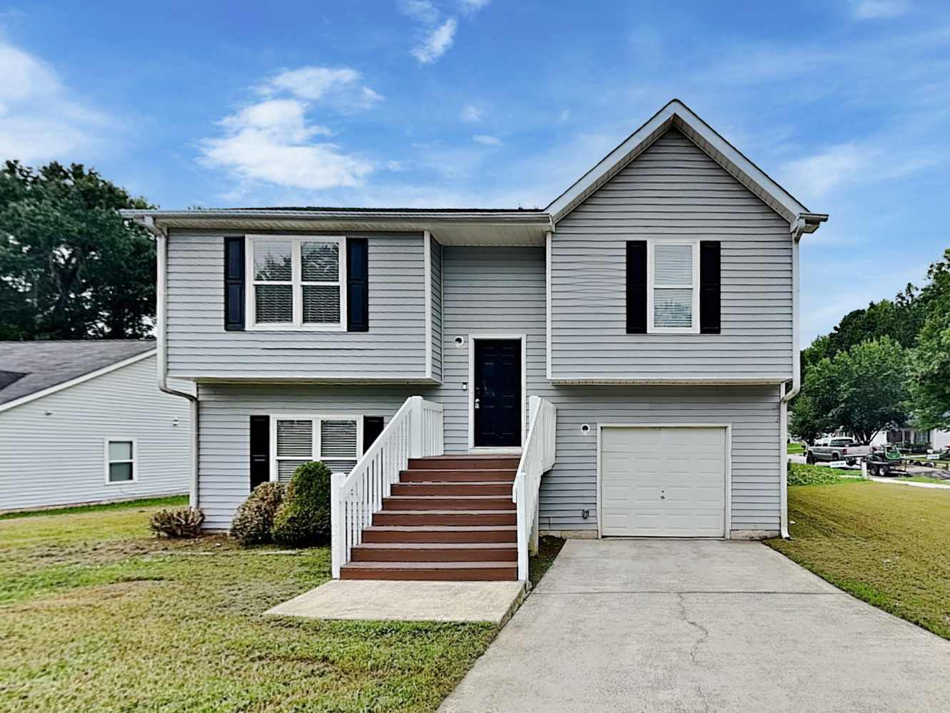 Front of 869 Tramore Dr, Stockbridge, GA
