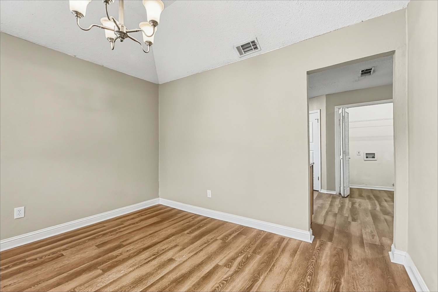 8713 Wood Glen Dr, Rowlett photo 11