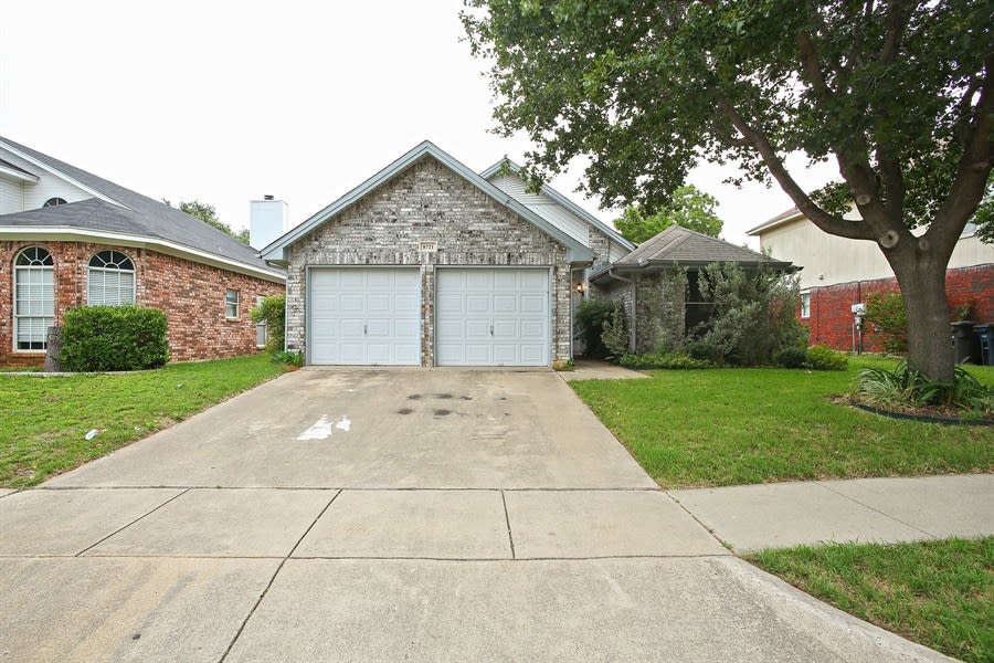 Front of 8721 Sabinas Trl, Fort Worth, TX