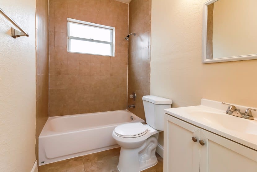 8723 NW 142nd Ln, Miami Lakes photo 23
