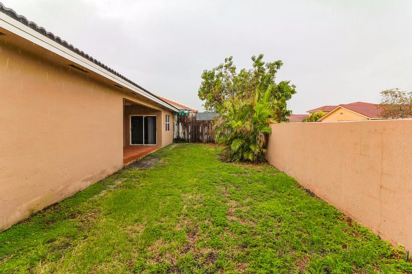 8723 NW 142nd Ln, Miami Lakes photo 29