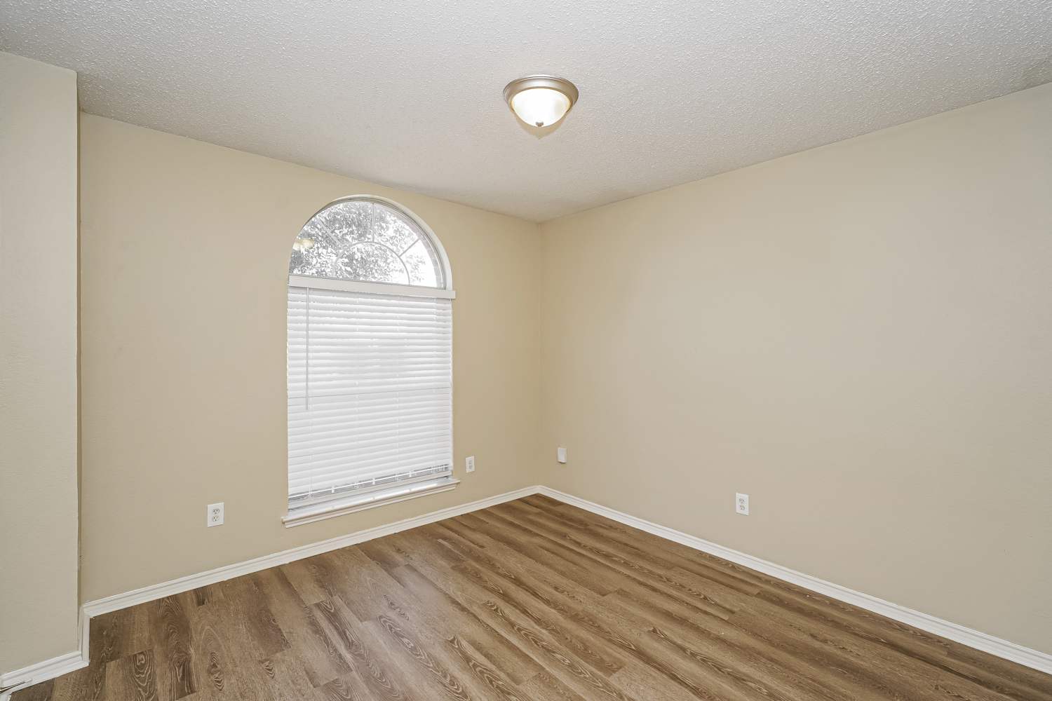 8724 Eaglestone Way, Fort Worth photo 13