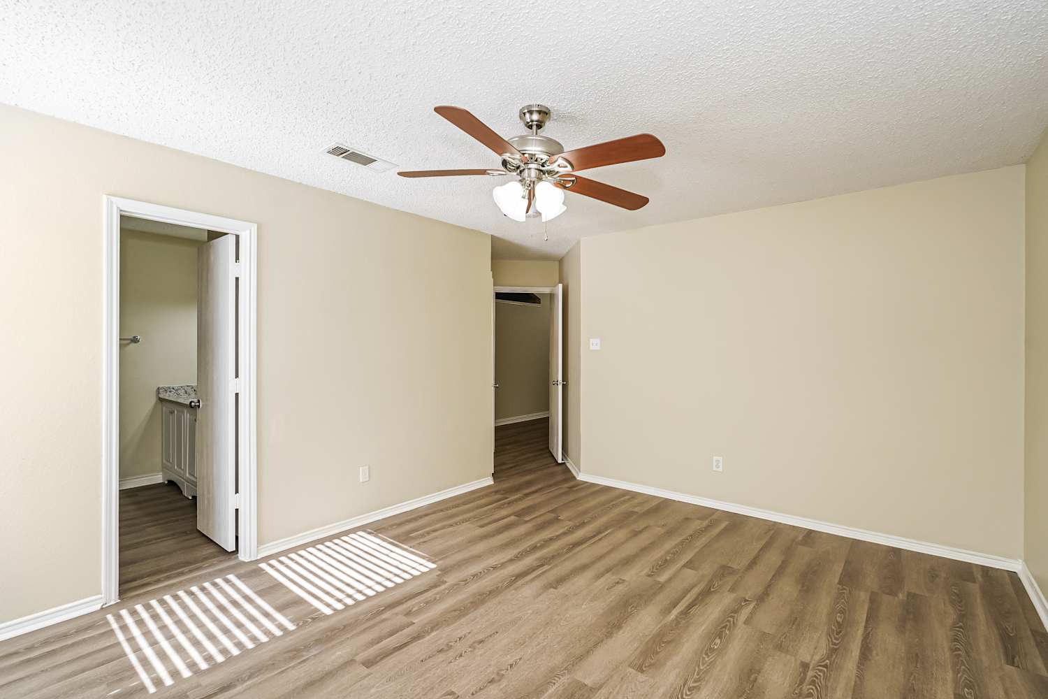 8724 Eaglestone Way, Fort Worth photo 10
