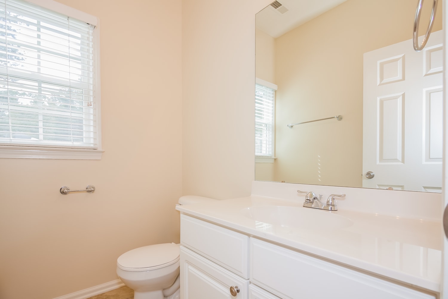 8728 Oakham St, Huntersville photo 9