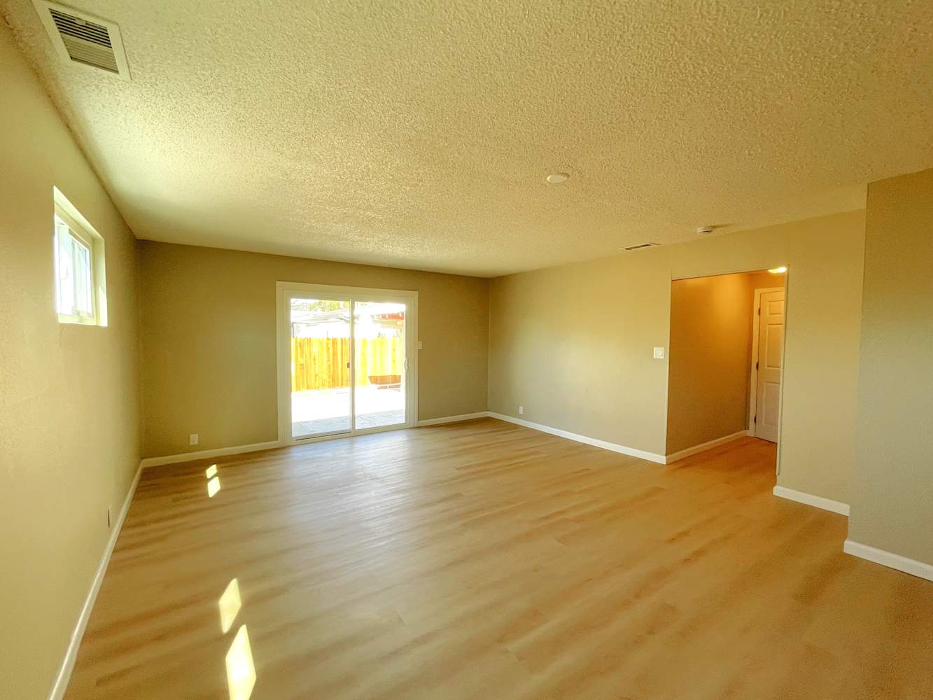 873 Ashwood Ave, Vallejo photo 3