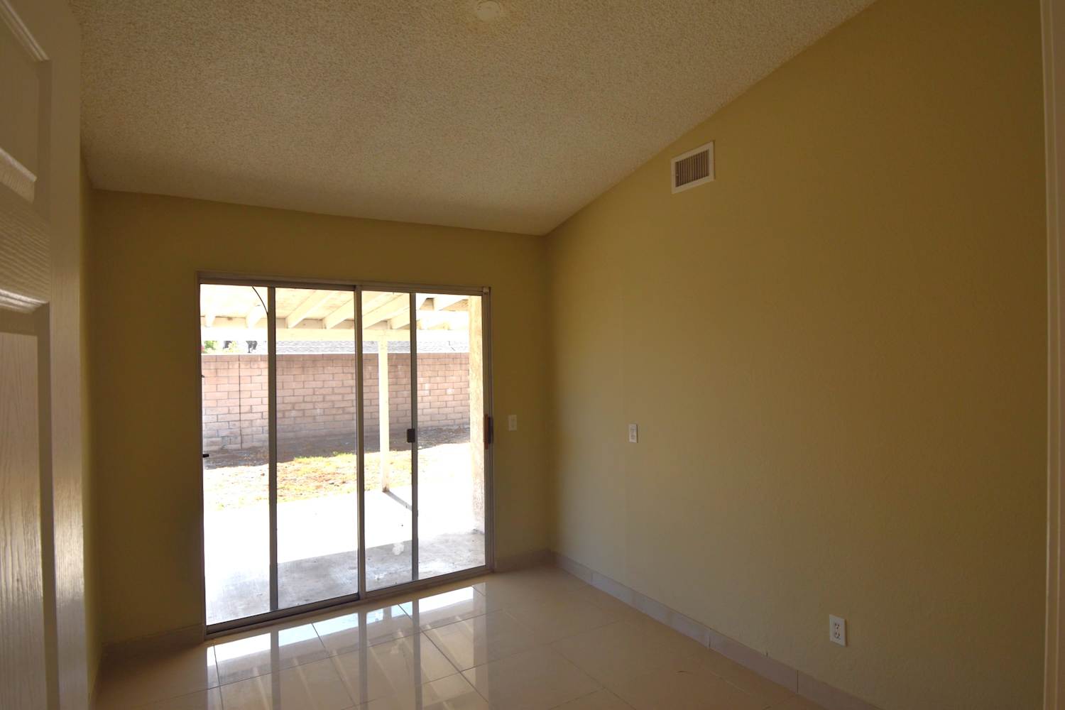 8765 Grace St, Fontana photo 7