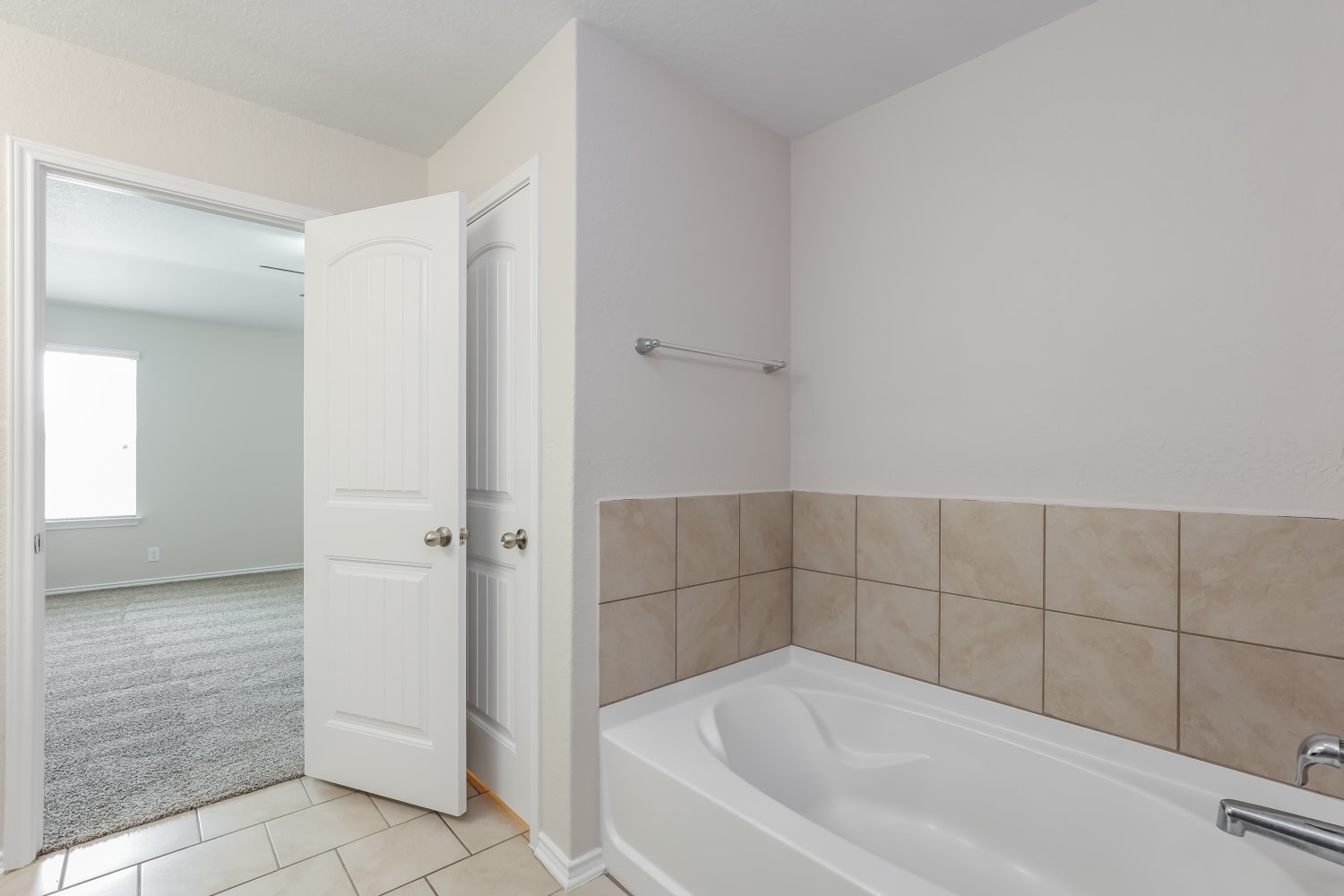8813 Palmetto Fls, San Antonio photo 11