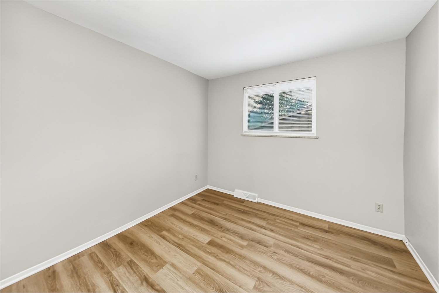 8866 W Asbury Drive, Lakewood photo 9