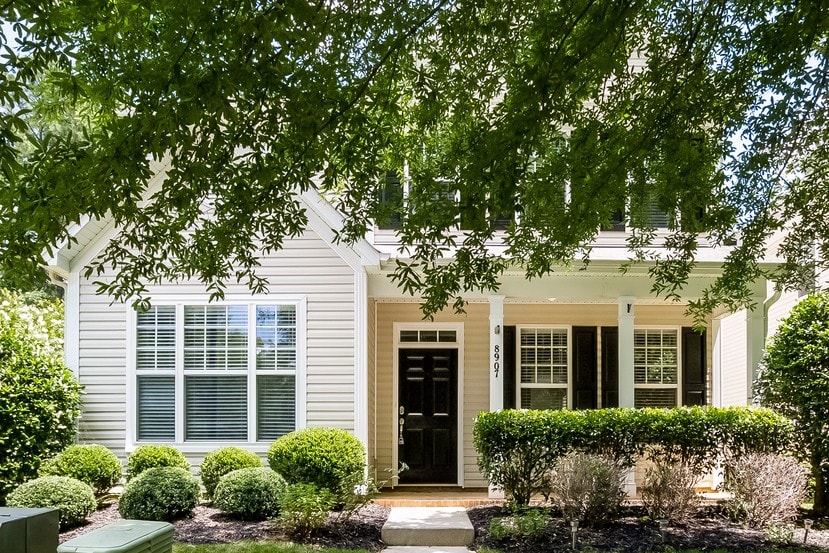 Front of 8907 Cinder Ln, Huntersville, NC