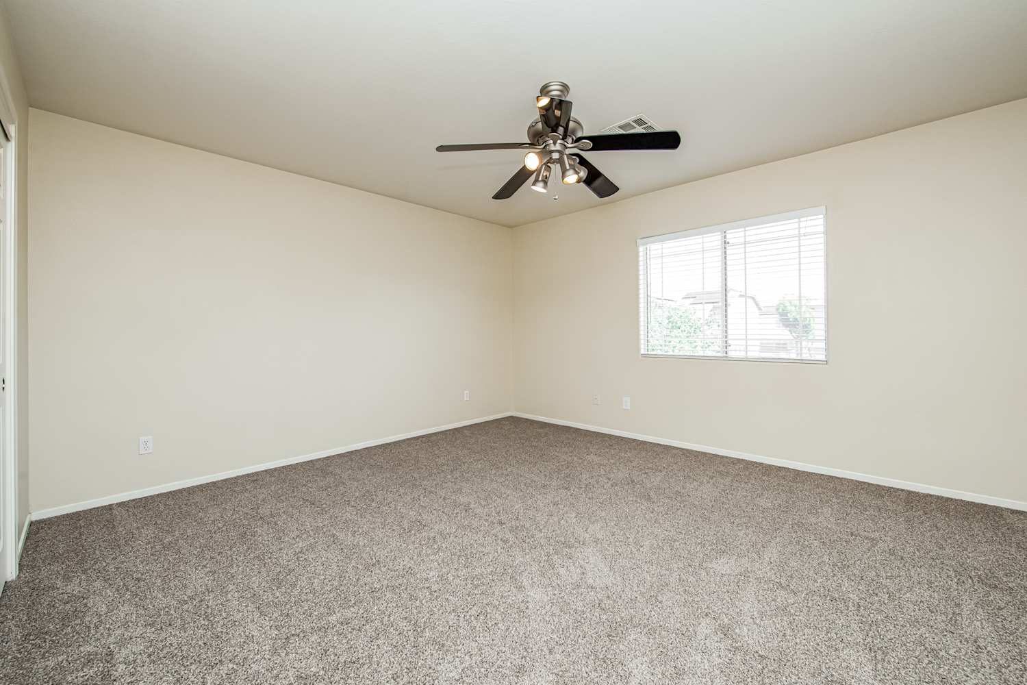 8913 Wolf Dancer Ave, Las Vegas photo 13